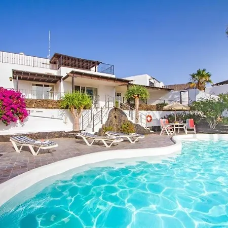 Puerto Del Carmen Sleeps 8 Pool Air Con Wifi * Puerto del Carmen (Lanzarote)