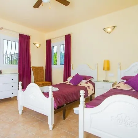 Villa Puerto Del Carmen Sleeps 8 Pool Air Con Wifi