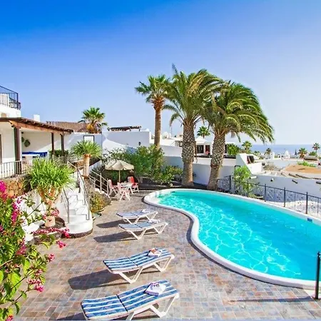 Puerto Del Carmen Sleeps 8 Pool Air Con Wifi Villa Puerto del Carmen (Lanzarote)